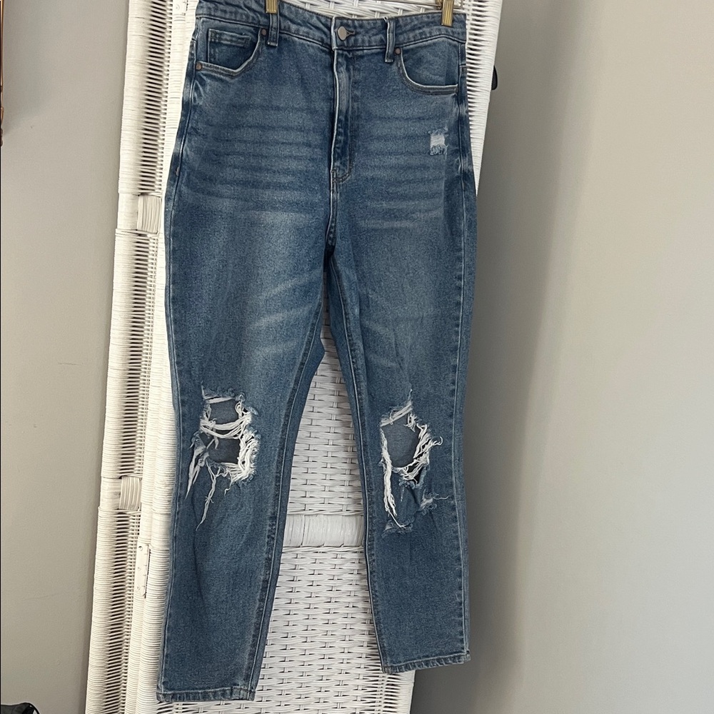 Wonderly Distressed Girlfriend Jeans in Medium Blue